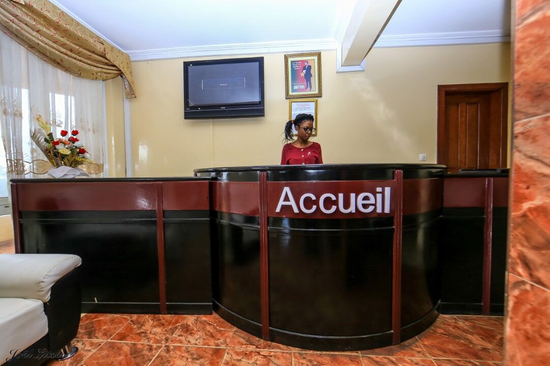 La réception de l'hôtel